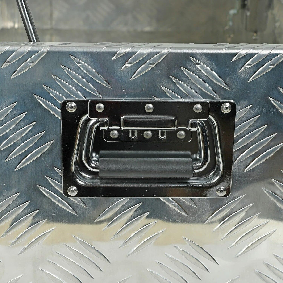 39"x13"x10" Inch Chrome Aluminum Pickup Truck Trunk Bed Tool Box Trailer Storage Silver Toolbox with lock