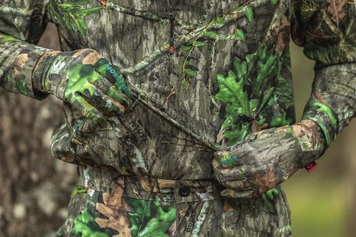 Mossy Oak Camo Hunting Gloves - Lightweight Design for Enhanced Grip | Perfect for Outdoor Adventures