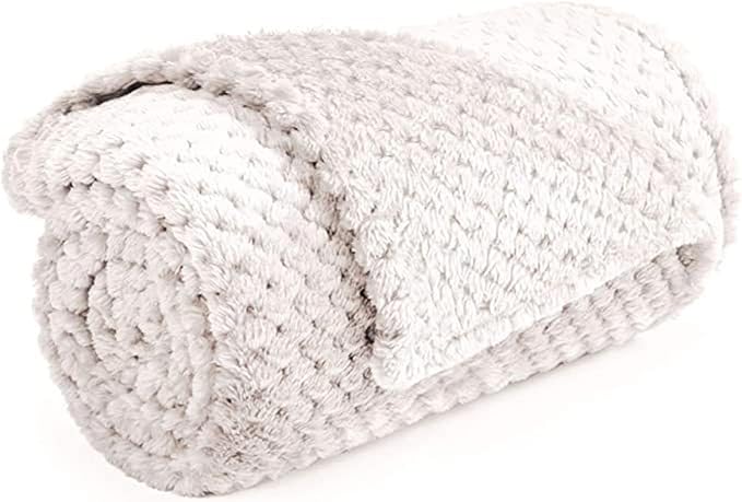 Pet Blanket Warm Soft Dog Blankets Washable Cat Throw Blankets Sofa Bed Couch Furniture Protector Cover for Small Medium Large Dogs Cats, White, 20" x 28"