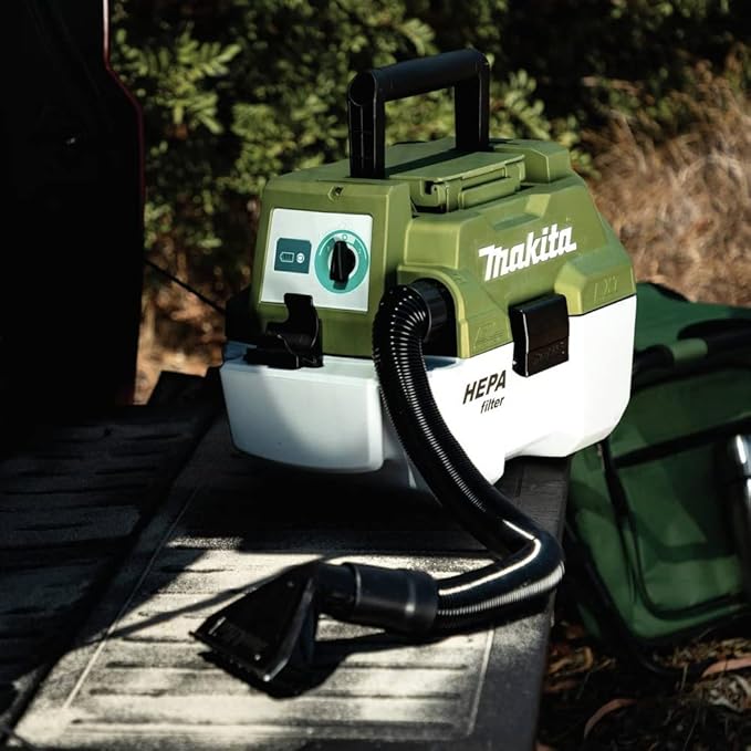 Makita ADCV11T Outdoor Adventure™ 18V LXT® Brushless Wet/Dry Vacuum Kit (5.0Ah)