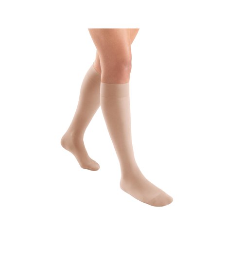 JOBST Activa Sheer 15-20 mmHg Compression Socks Knee High, Closed Toe, Silky Beige, Medium