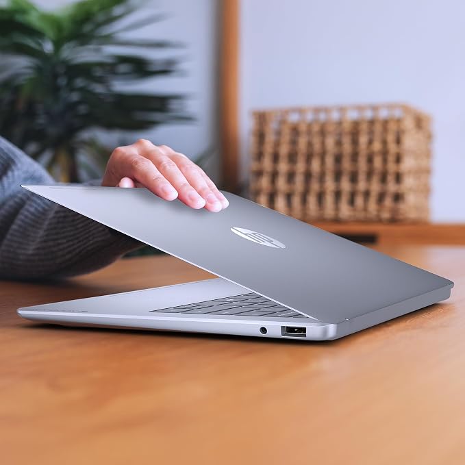 HP OmniBook 3 14 inch Next Gen AI PC, 2K Display, Snapdragon X X1-26-100, 16 GB RAM, 256 GB SSD, Qualcomm Adreno GPU, Windows 11 Home, Nouvelle Silver, 14-hz0288nr