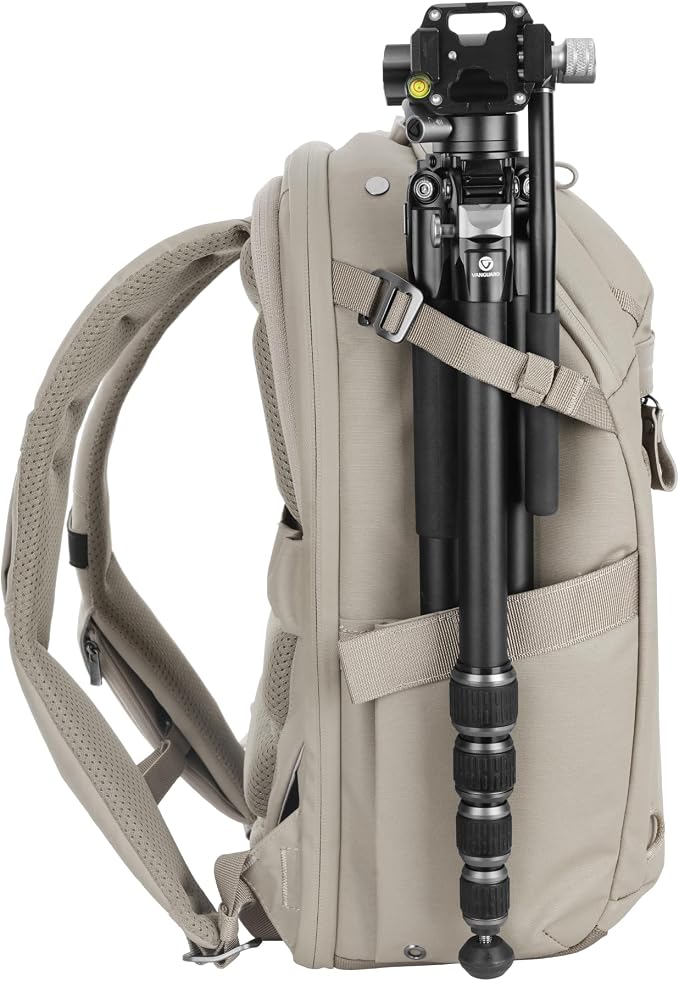 VANGUARD VEO Metro B20L Camera & Everyday Backpack – Fits 70–200mm Attached
