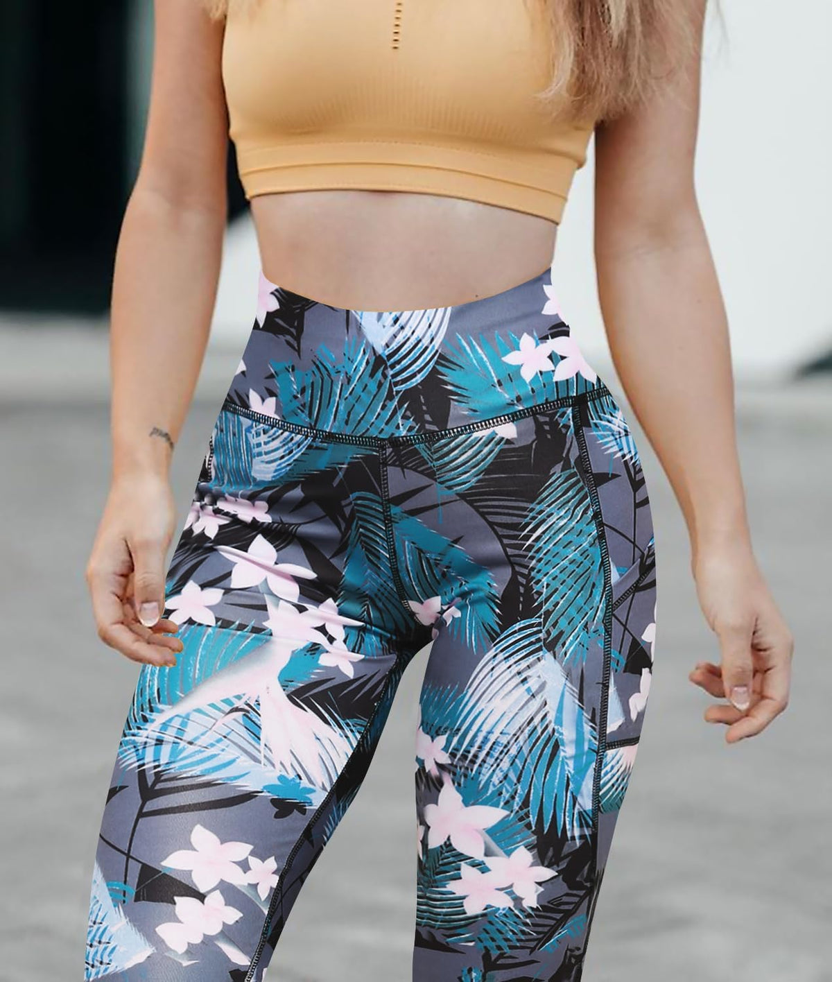 Skiennix Capri Leggings - High-Waisted Women's Yoga Pants with Pockets | Perfect for Gym & Running