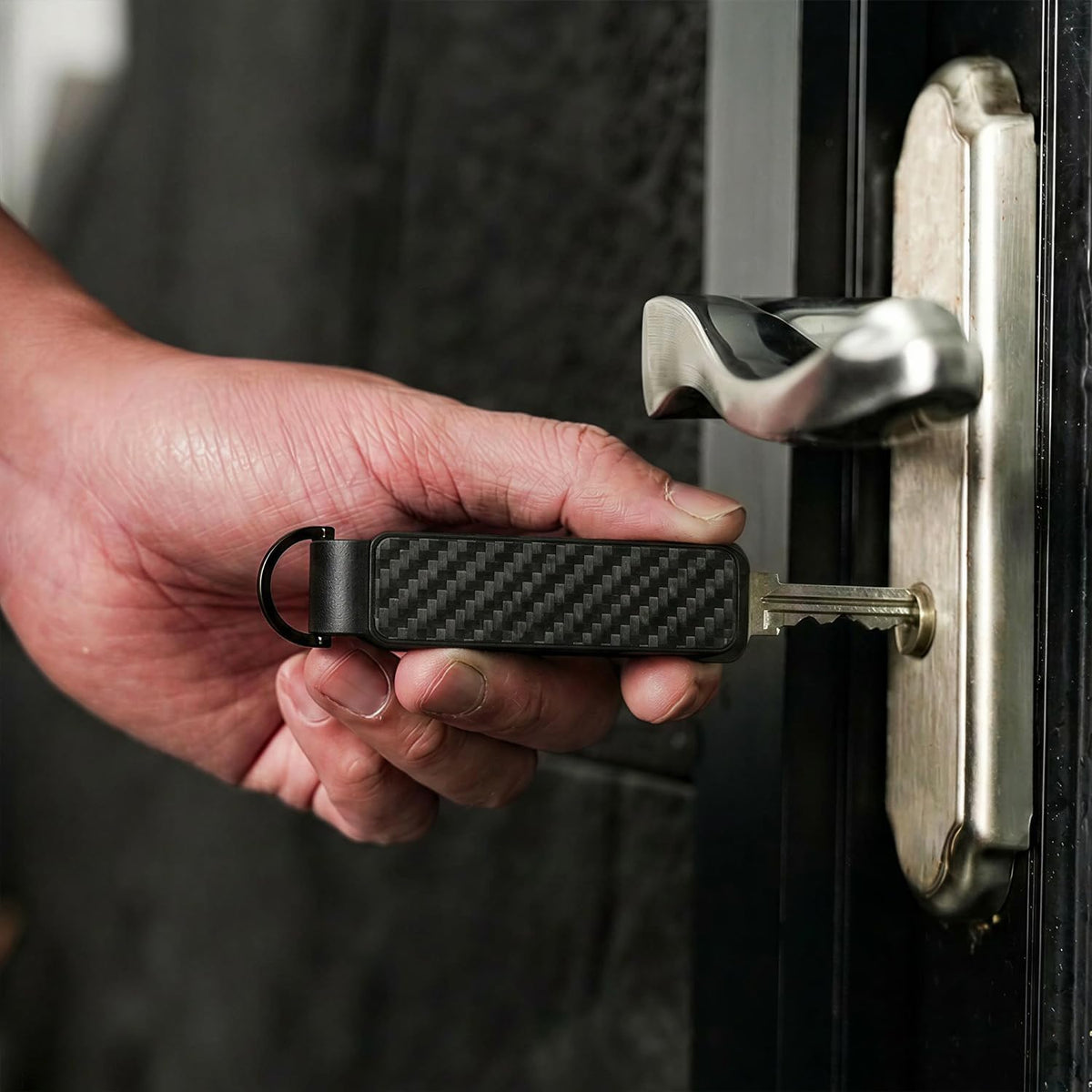 Compact Metallic Aluminum Key Organizer holder Keychain with Pocket Clip.