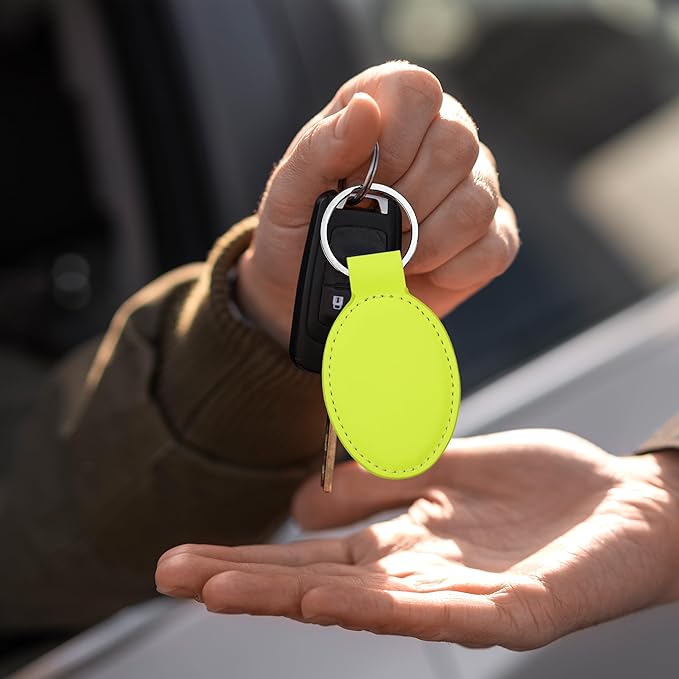 LaserGram Oval Keychain, Golfer Golfing, Personalized Engraving Included (Neon Green)