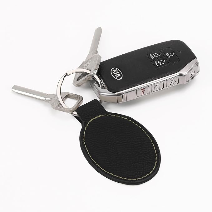LaserGram Oval Keychain, Golfer Golfing, Personalized Engraving Included (Black with Gold)