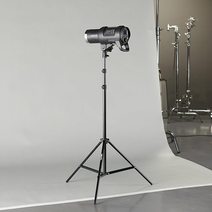 Amazon Basics Portable Aluminum Photography Light Stand Tripod
