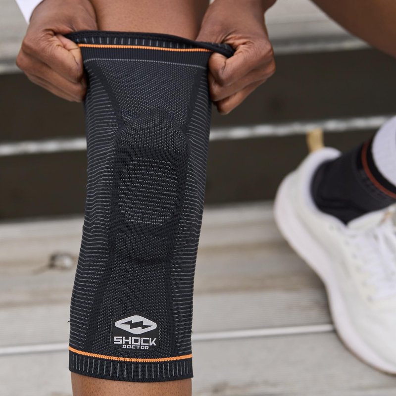 Shock Doctor Ultra Knit Knee Support, Knee Brace for Preventing & Healing Patella Instability, Meniscus Injuries, Minor Ligament Sprains & Hyperextension, for Men & Women, Sold as Single Unit (1)