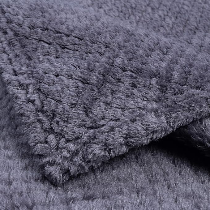 Pet Blanket Warm Soft Dog Blankets Washable Cat Throw Blankets Sofa Bed Couch Furniture Protector Cover for Small Medium Large Dogs Cats, Purple, 31" x 39"