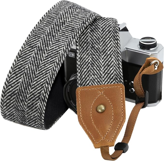 Padwa Lifestyle 2" Wide Classic Crazy Horse Art Cowhide Head Cotton Camera