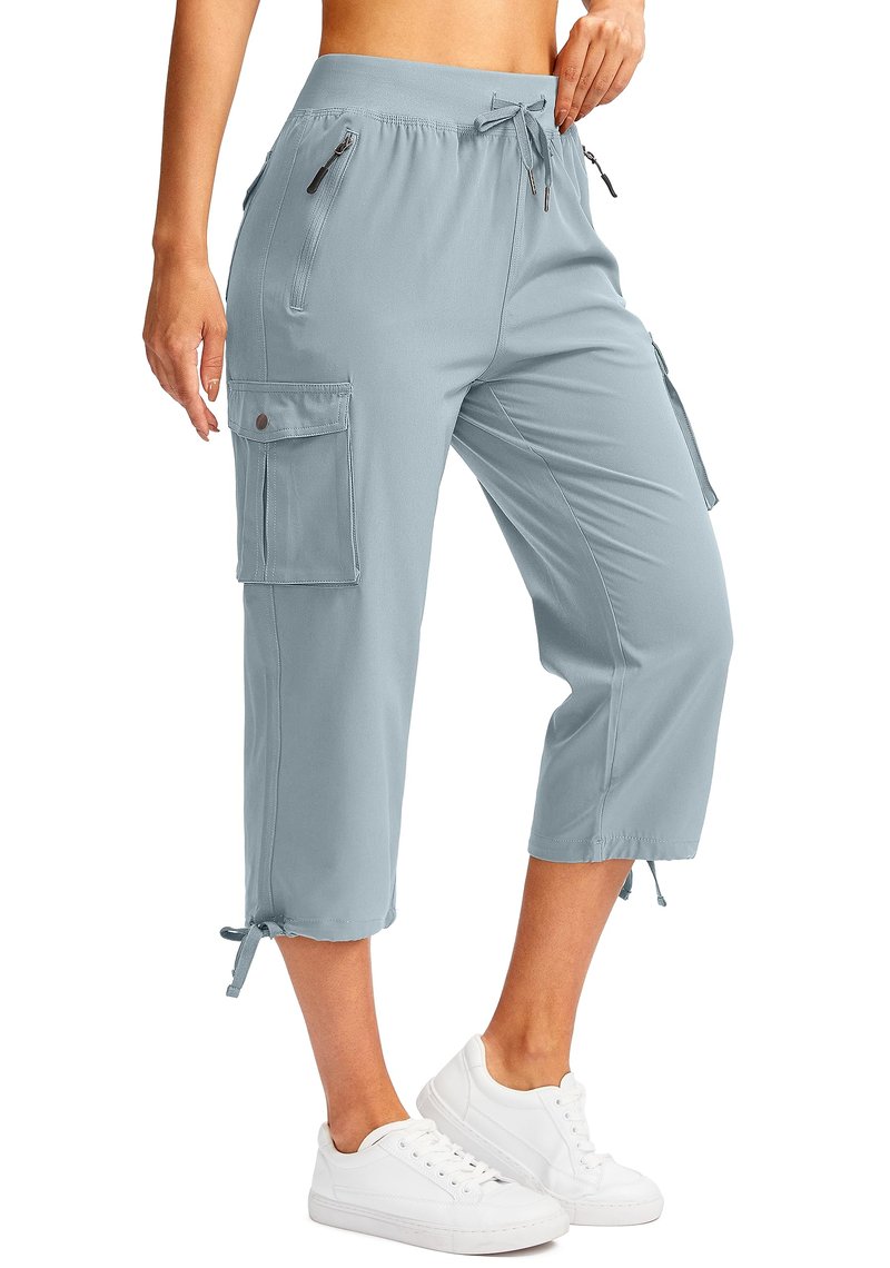 Soothfeel Women's Cargo Capris Pants with 6 Pockets Lightweight Quick Dry Travel Hiking Summer Pants for Women Casual (Light Grey, 4XL)