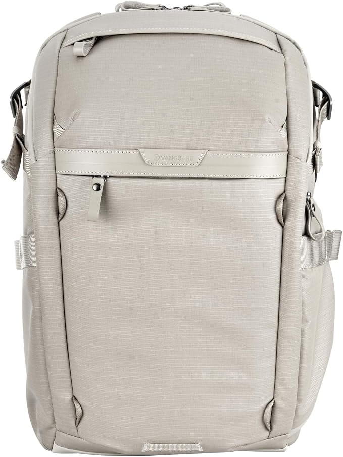 VANGUARD VEO Metro B25L Camera & Everyday Backpack – Fits 70–200mm Attached