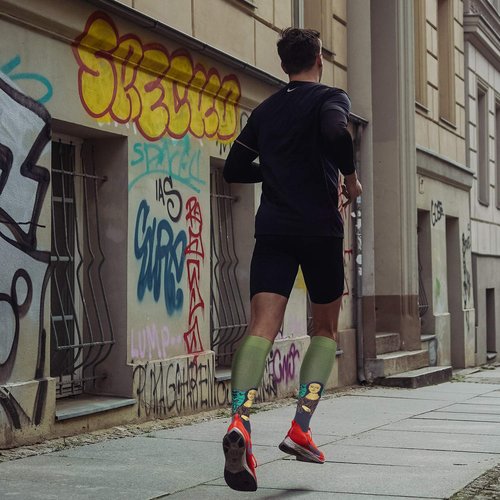 Double Couple 4 Pairs Compression Socks for Men and Women 20-30mmhg knee high Compression Stockings for Sports Running Flying