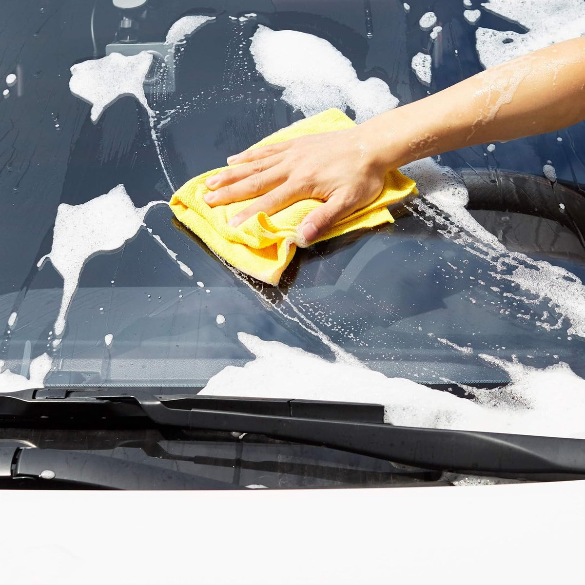 Amazon Basics Microfiber Cleaning Cloths for Cars, Non-Abrasive, Highly Absorbent, Lint and Scratch-Free, Reusable and Washable, Car Detailing Towels, 16" x 12", Blue/White/Yellow, 144-Pack