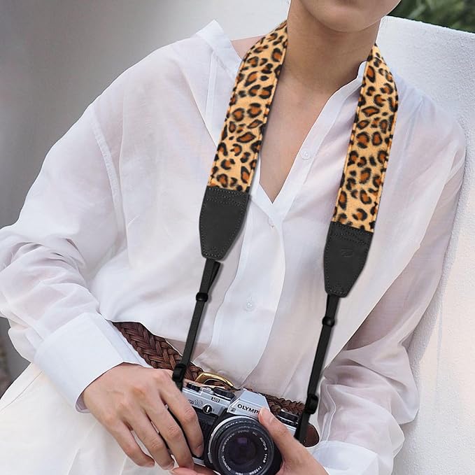 Padwa Lifestyle Leopard Velvet Camera Strap