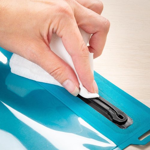 Nite Ize TRU Zip Lubricant Wipes - Biodegradable, Non-Staining Gear Aid for Zippers - 6 Wipes per Pack | 3 Pack