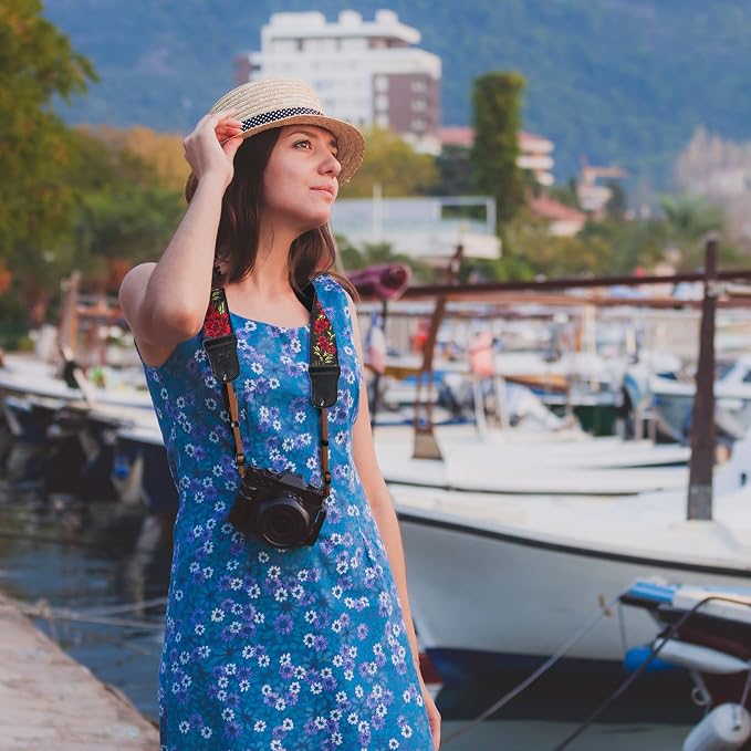 Padwa Lifestyle Rose Flower Camera Strap