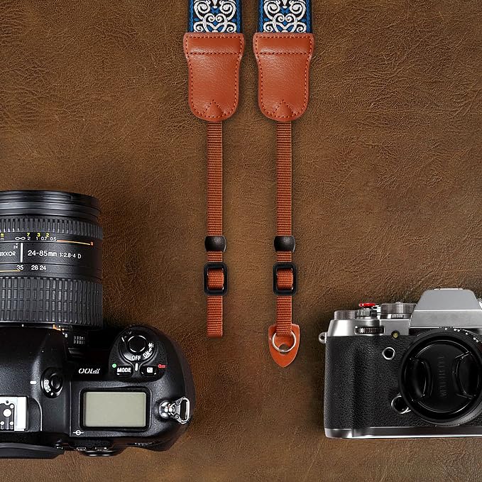 Padwa Lifestyle Blue Floral Camera Strap