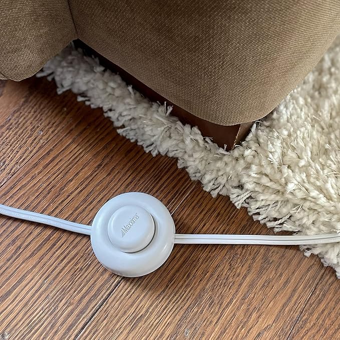 Maxxima 9 ft 3 Outlet Extension Cord - Featuring an Easy to Use On/Off Foot Switch, Ideal to Plug in Lamps, Appliances, Lighting Accessories, or for Senior Living Use, 125VAC - White - Pack of 2