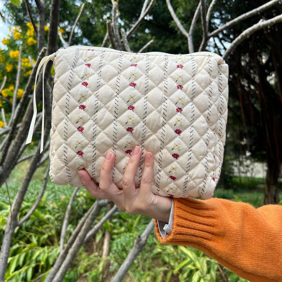 Quilted Makeup Pouch for Women, Travel Cosmetic&Toiletry Bag,Flower Beige