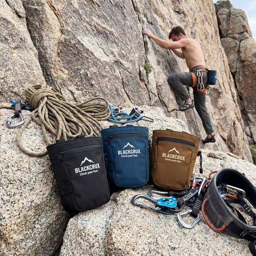 Chalk Bag for Rock Climbing, 600D Cordura Climbing Chalk Bag with Stiff Rim, Water-Resistant Design, Zippered Pocket, Adjustable Belt & Brush Holder, for Bouldering, Gym, Weight Lifting