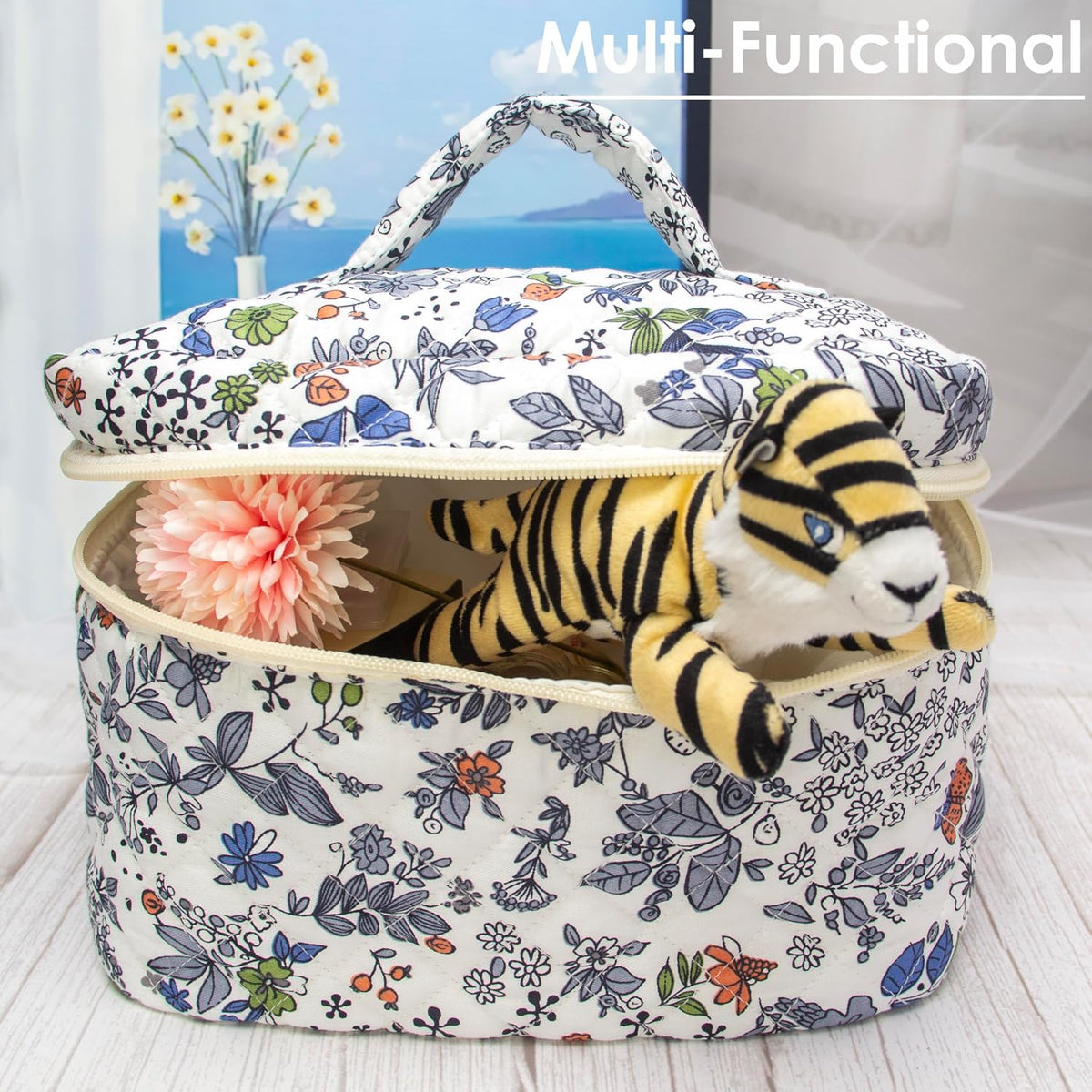 Quilted Makeup Bag for Women, Travel Cosmetic&Toiletry Bag,Leaf White