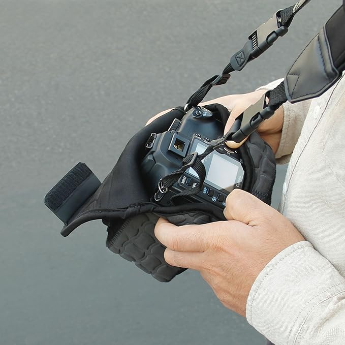 USA Gear Camera Sleeve for Compact SLRs Compatible