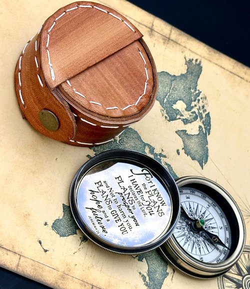 Jeremiah 29:11 Engraved Brass Compass with Leather Case – “for I Know the Plans I Have for You” Christian Graduation, Baptism & Confirmation Gift for Boys and Teen