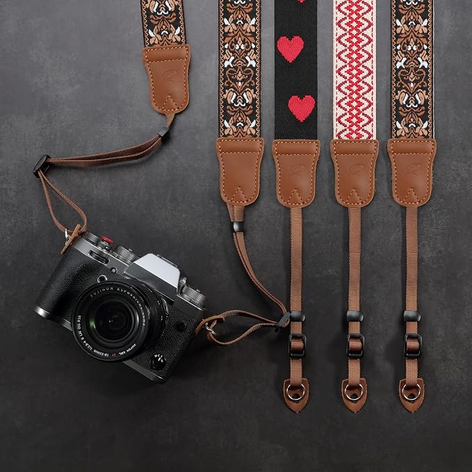Padwa Lifestyle Red Hearts Camera Strap