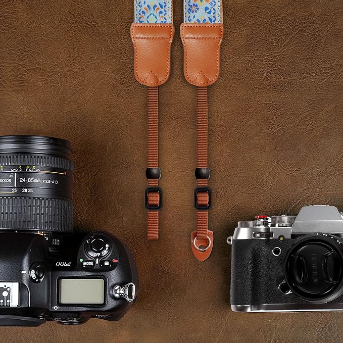 Padwa Lifestyle Blue Vintage Embroidered Camera Strap