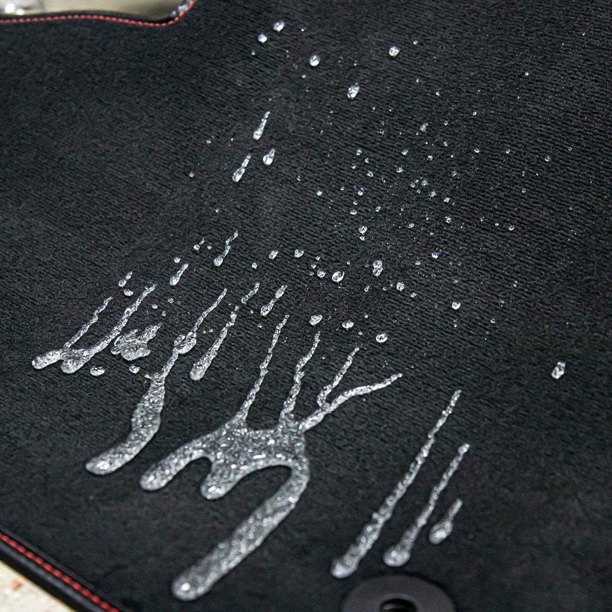 Gyeon Quartz Fabric Coat Super‑Hydrophobic UV‑Resistant Ceramic Textile Protectant for Upholstery Carpet Convertible Tops Stain Repellent Self‑Cleaning Liquid, Long‑Lasting Protection, Interior Use