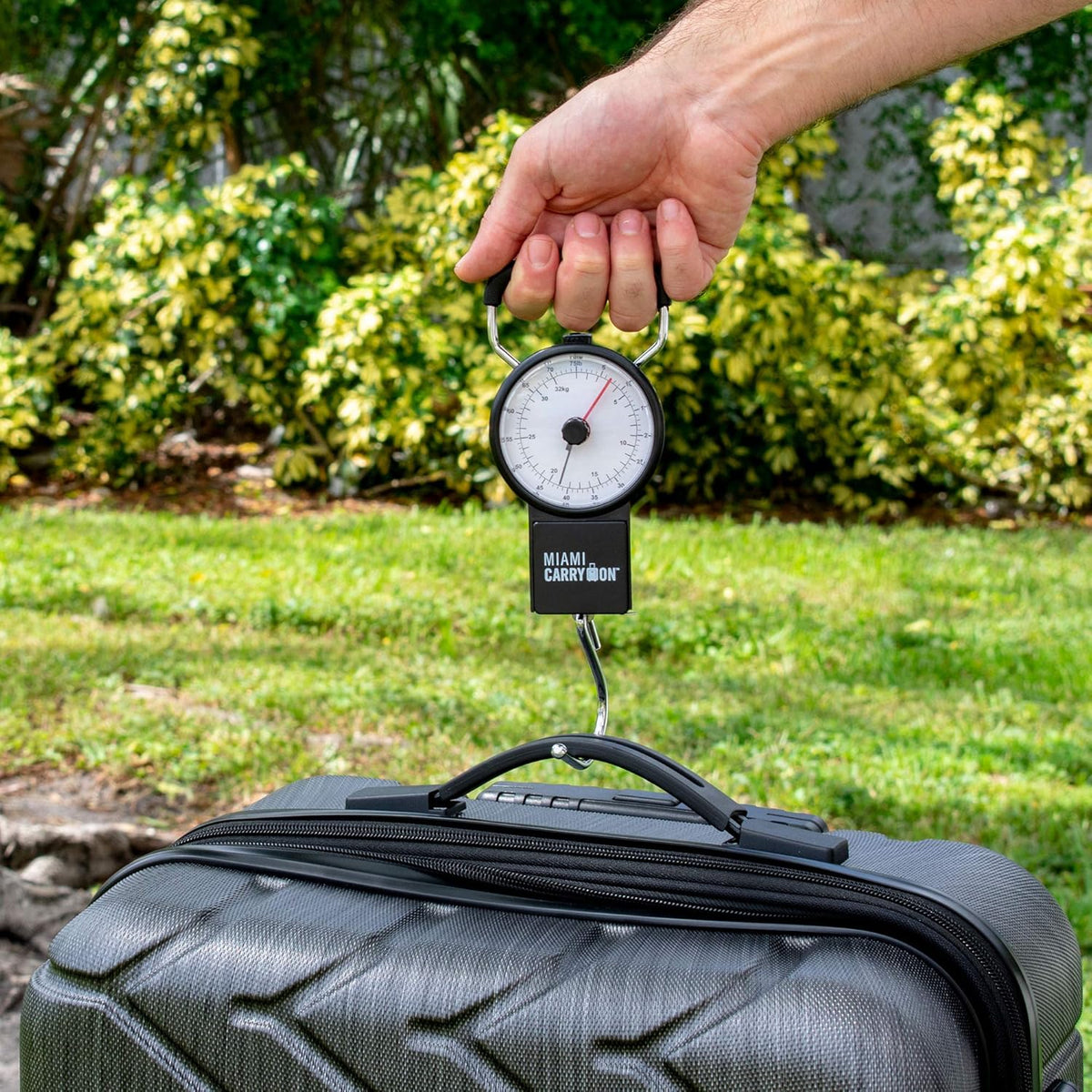 Skiennix Mechanical Luggage Scale - Accurate Weighing Up to 75 Pounds with Built-In Tape Measure